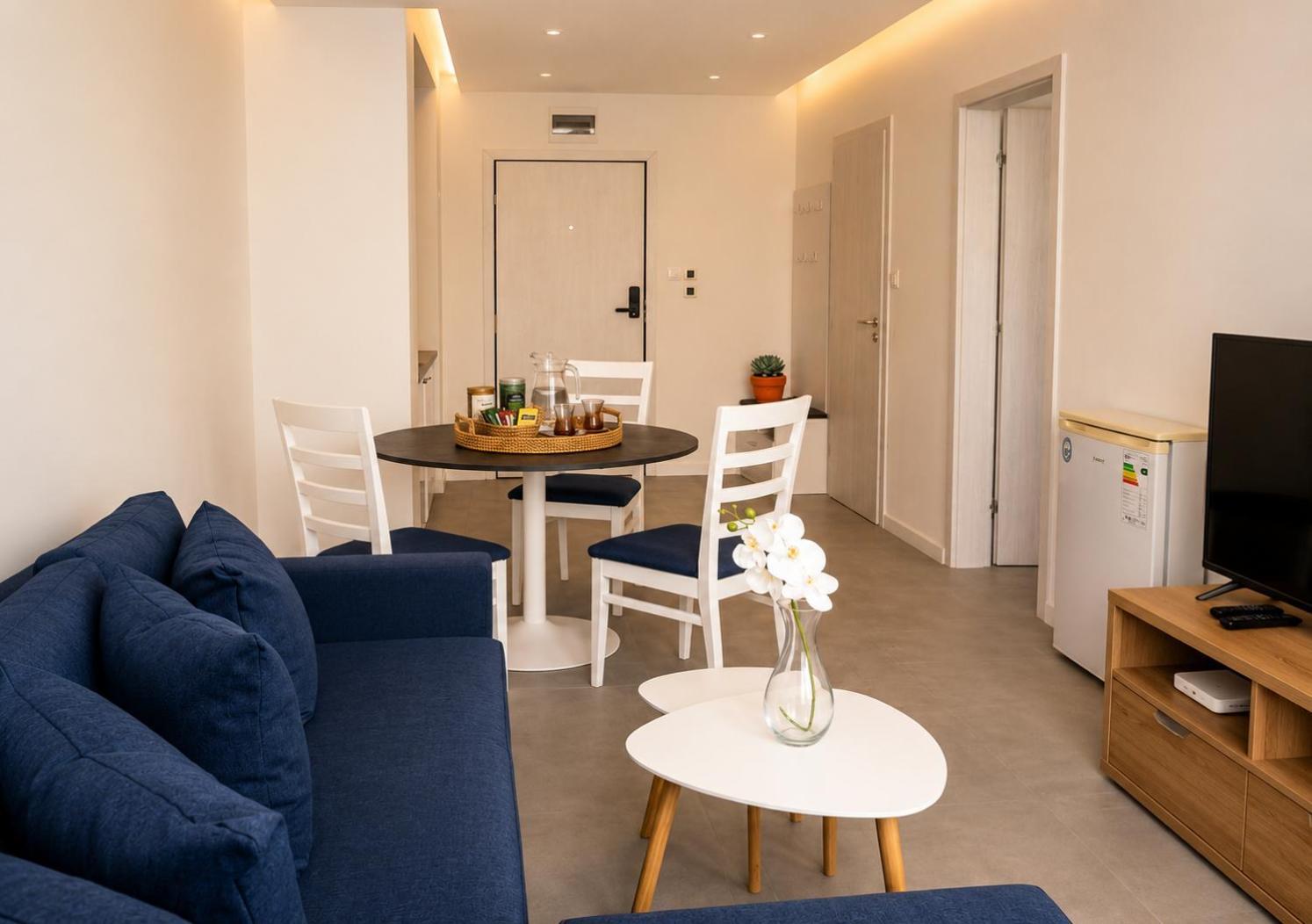 One-Bedroom Apartment